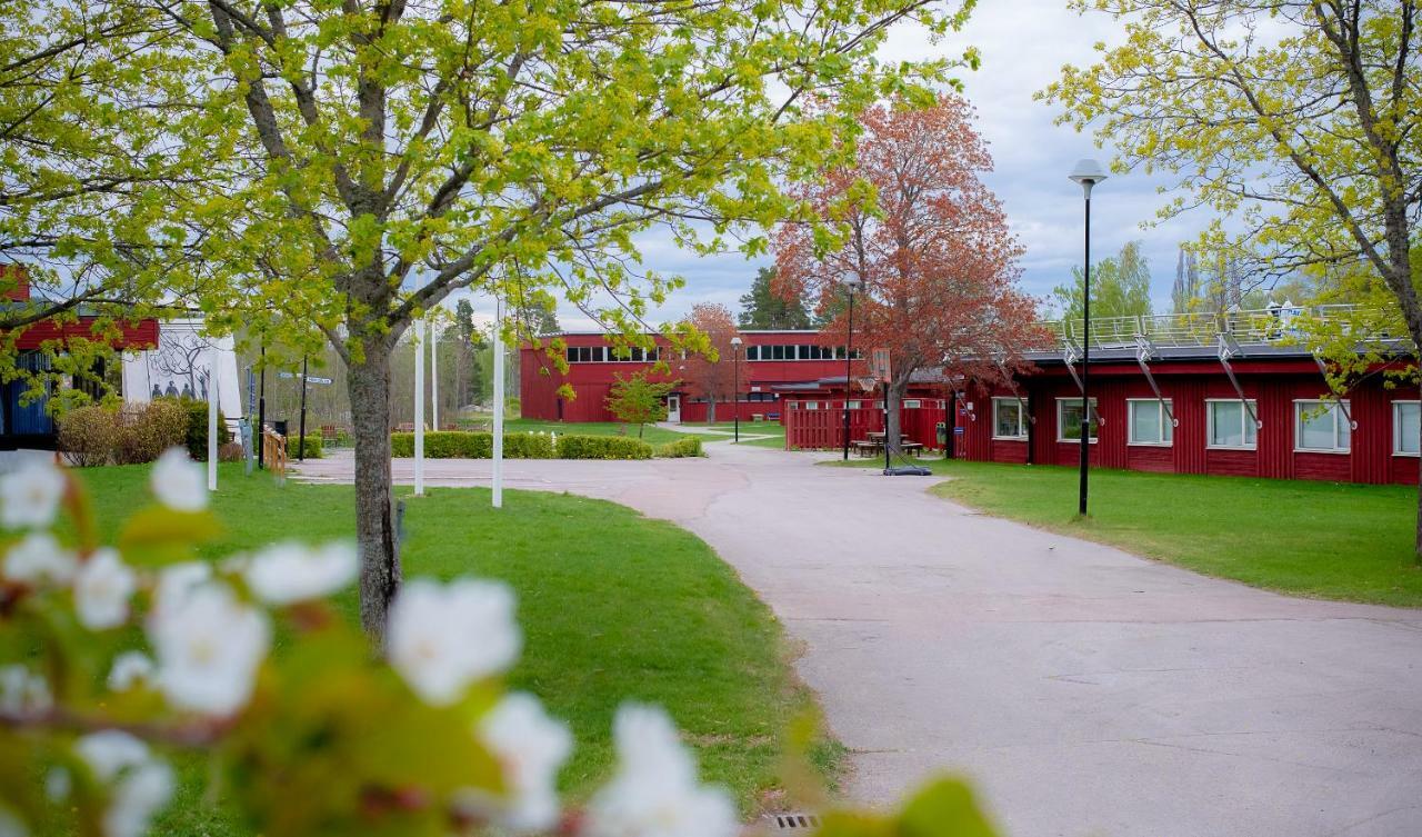 Karlskoga Folkhoegskola Vandrarhem Udden Buitenkant foto